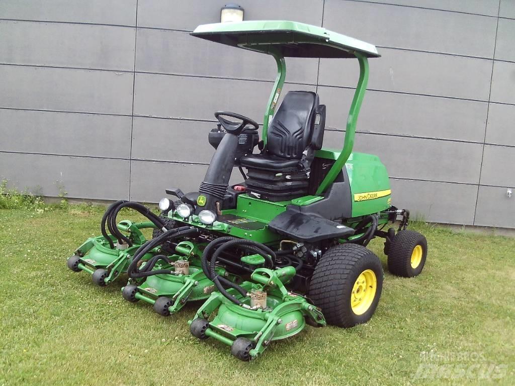 John Deere 8800 Ráülős fűnyírók