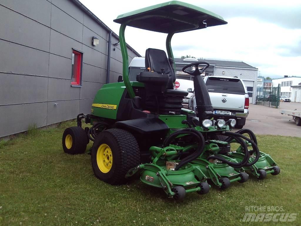 John Deere 8800 Ráülős fűnyírók