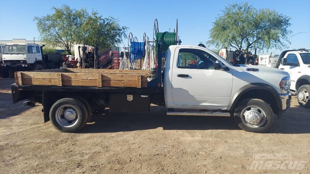 RAM 5500 Platós / Ponyvás teherautók