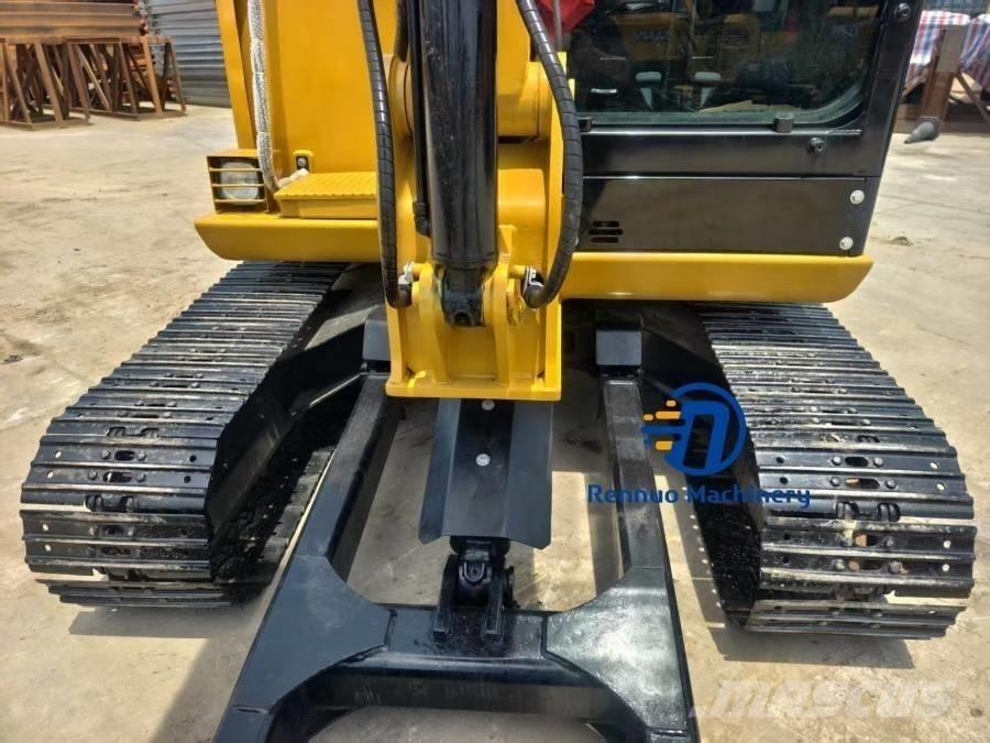 CAT 306E2 Mini kotrók < 7t