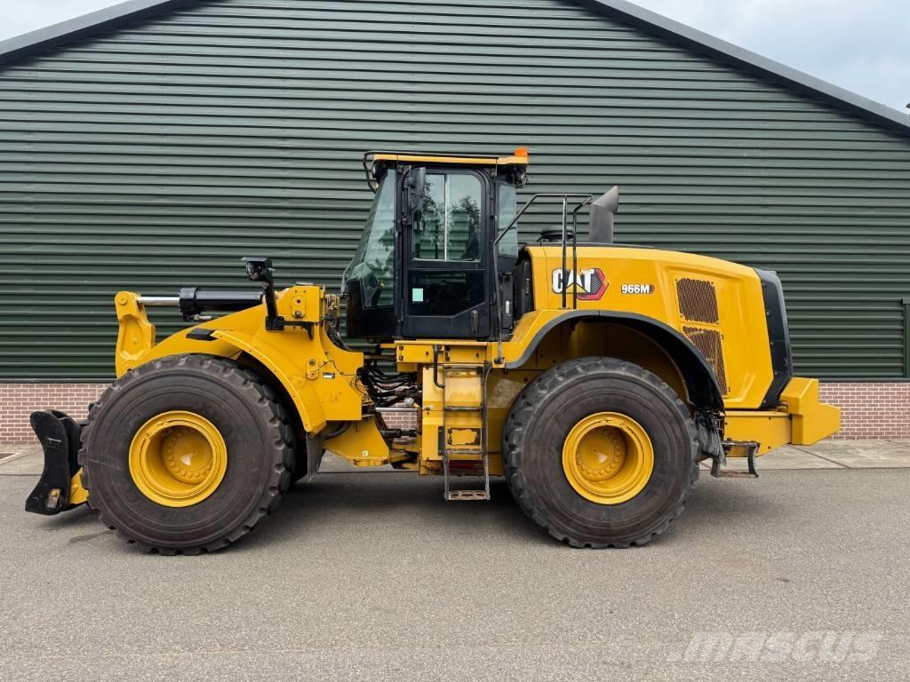 CAT 966 M Gumikerekes homlokrakodók