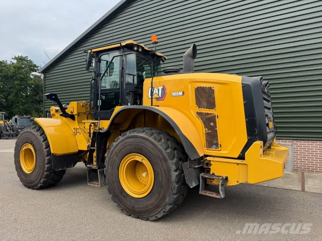 CAT 966 M Gumikerekes homlokrakodók