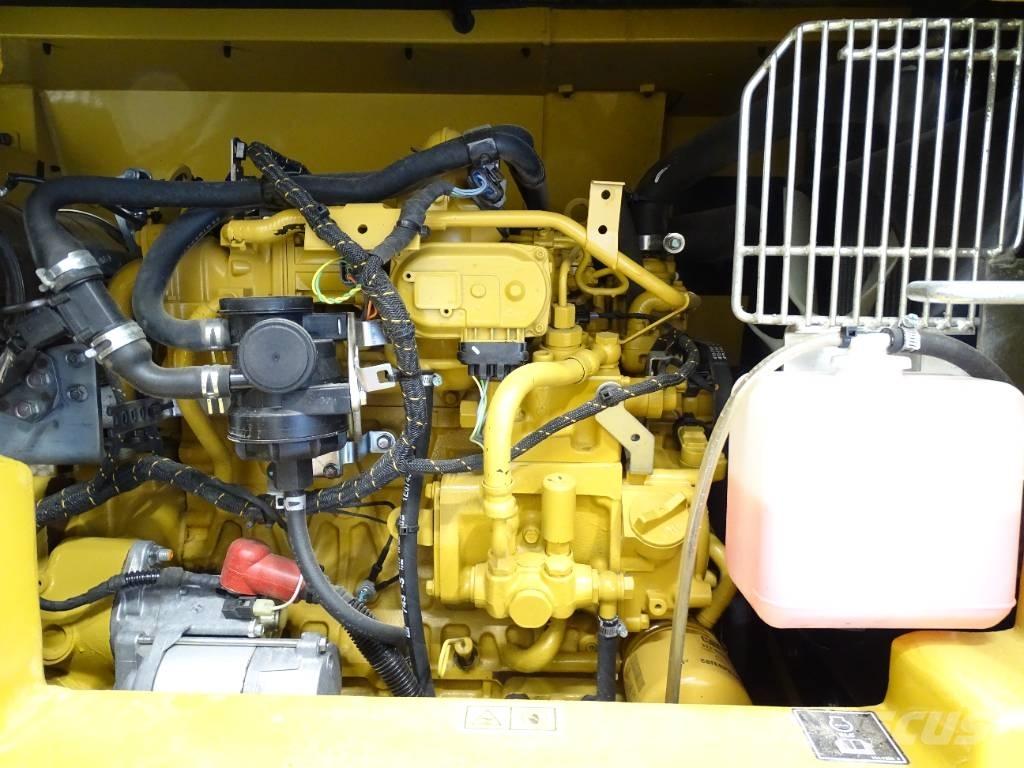 CAT 306 CR Mini kotrók < 7t
