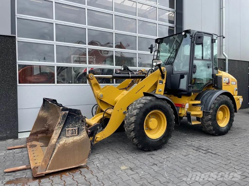 CAT 908M | EPA Gumikerekes homlokrakodók