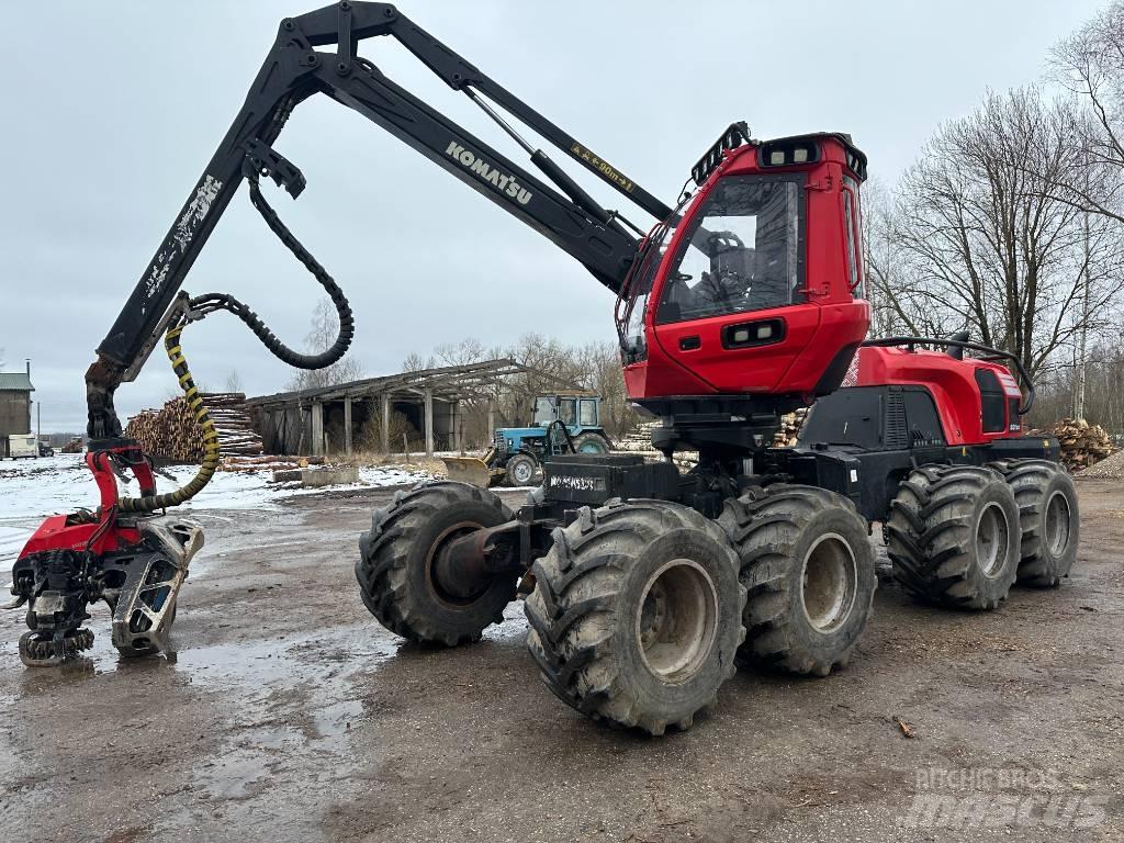 Komatsu 931 Betakarítók