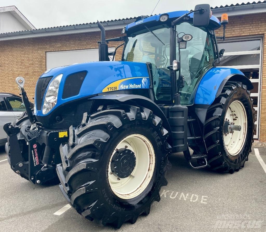 New Holland T 7030 Traktorok