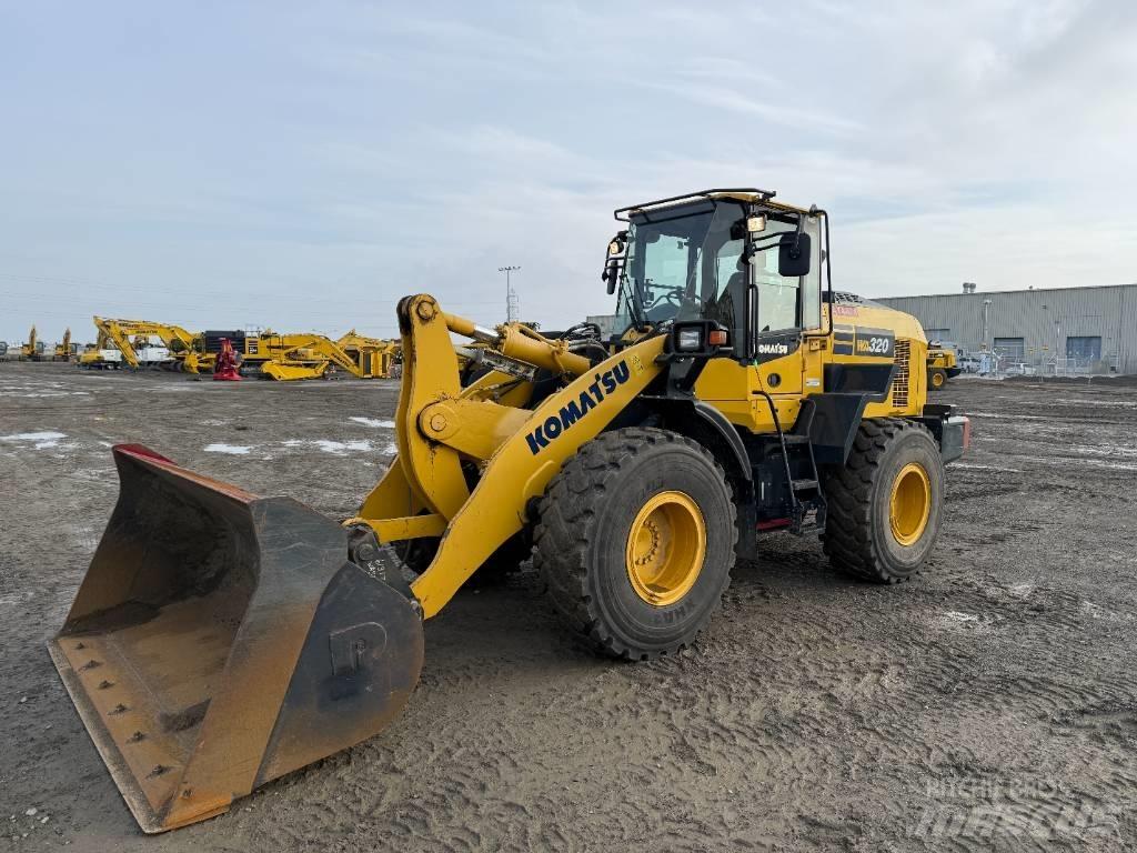 Komatsu WA320-8 Gumikerekes homlokrakodók
