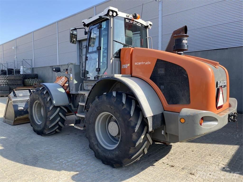 Weycor AR250E Gumikerekes homlokrakodók