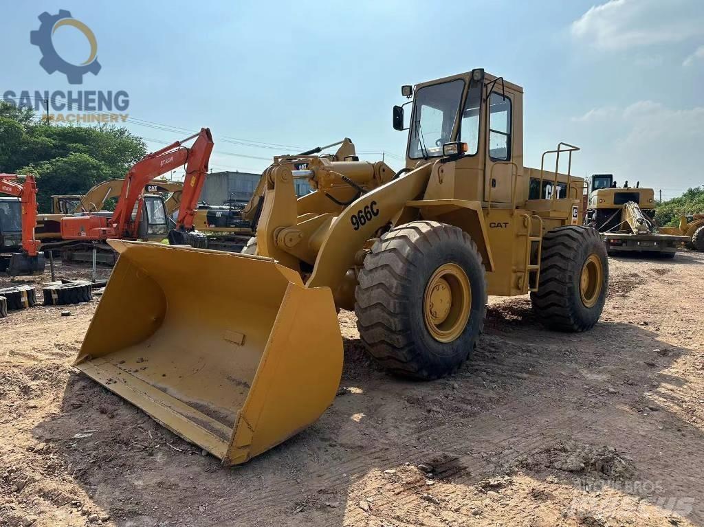 CAT 966 C Gumikerekes homlokrakodók