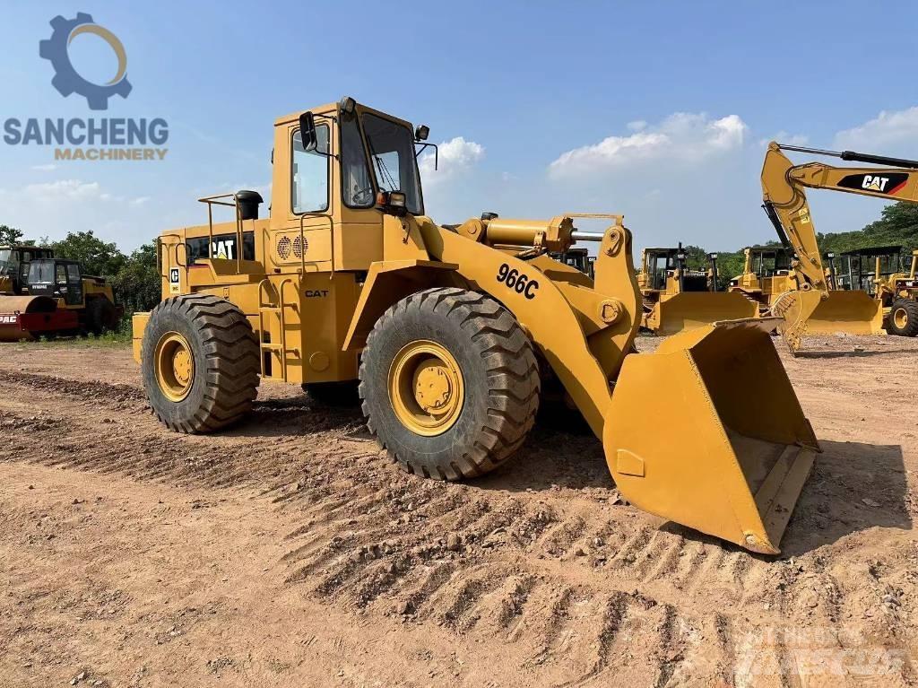 CAT 966 C Gumikerekes homlokrakodók