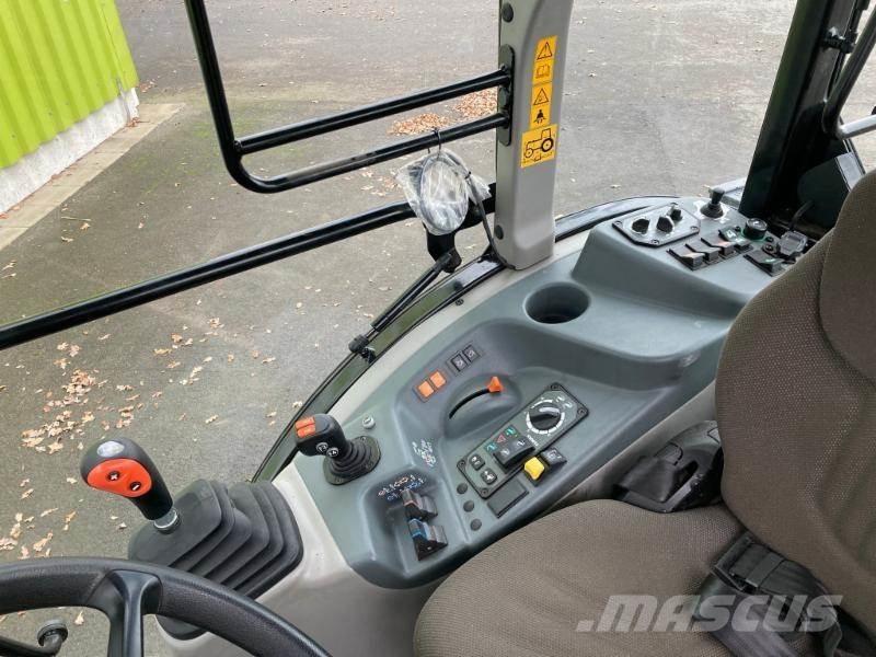 CLAAS NEXOS 240 M Traktorok