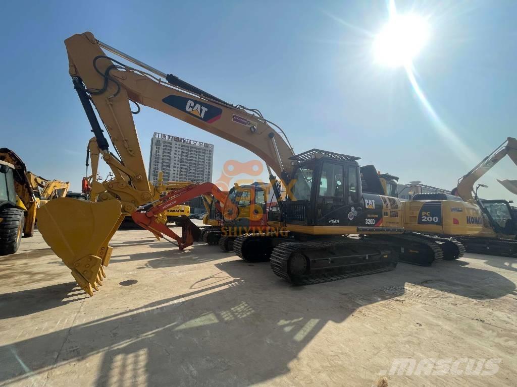 CAT 326 D2 Lánctalpas kotrók