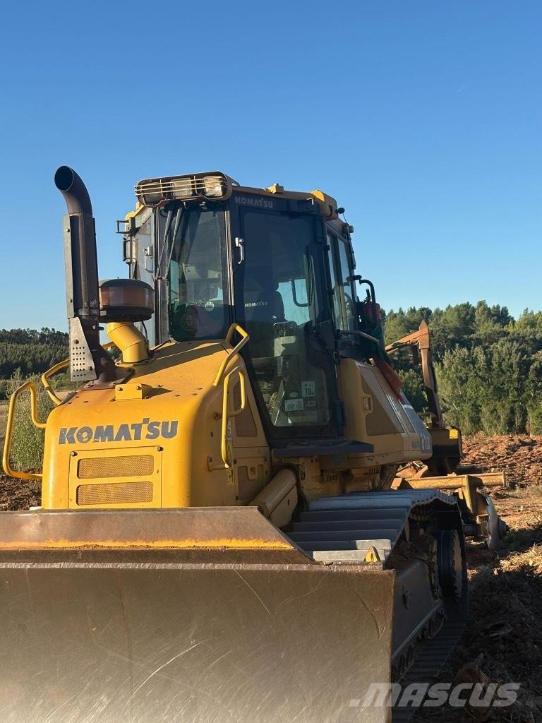 Komatsu D 61 EX-23 lánctalpas dózerek