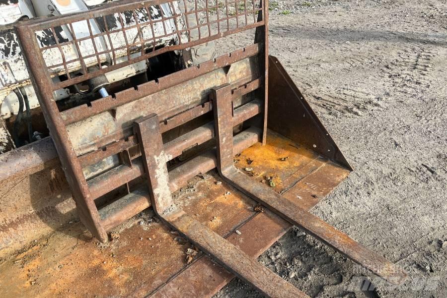 Bobcat A 220 Kompaktrakodók
