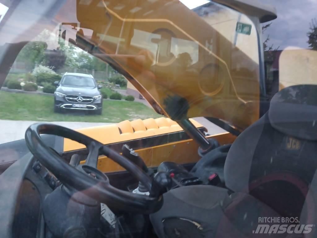 JCB 536 70 536 70 Teleszkópos gumikerekes rakodók