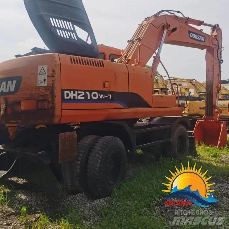 Doosan DH 210 W Gumikerekes kotrók