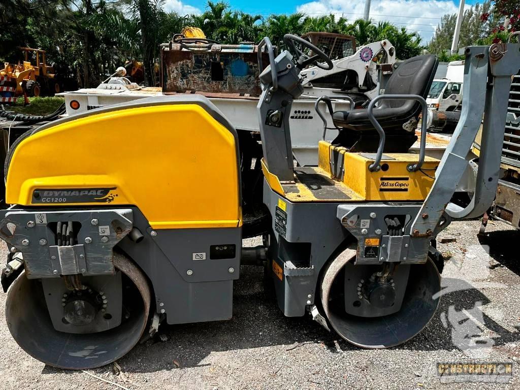 Dynapac CC 1200 Ikerdobos hengerek