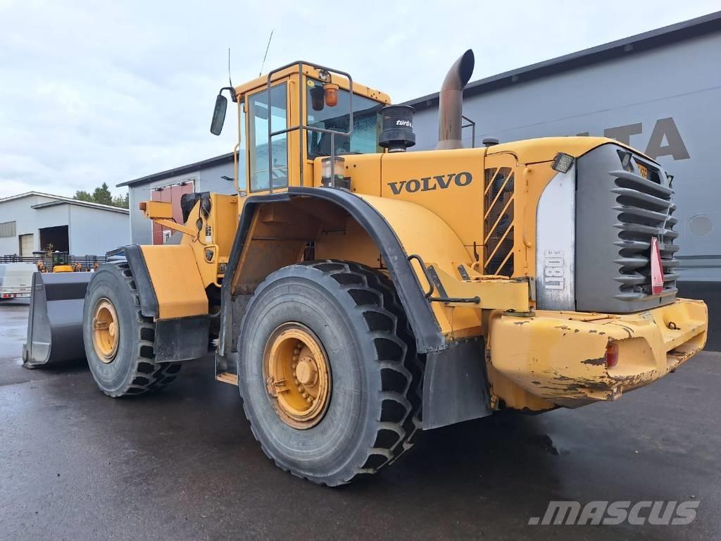 Volvo L180E VAAKALLA Gumikerekes homlokrakodók