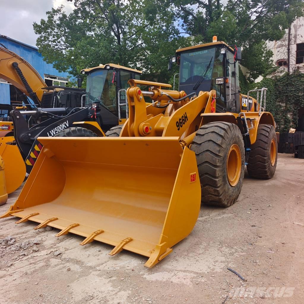 CAT 966H Gumikerekes homlokrakodók