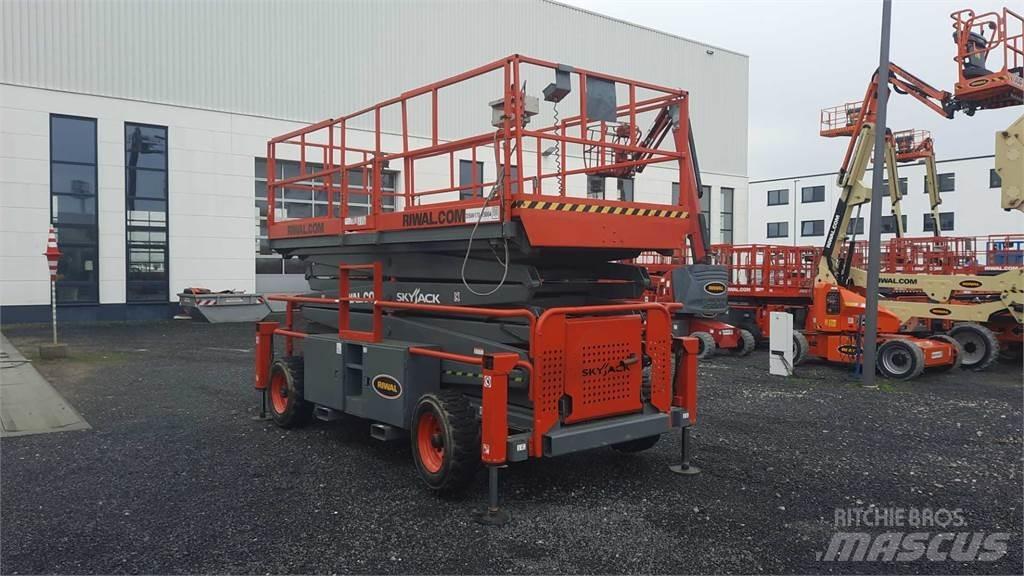 SkyJack 9250RT Ollós emelők