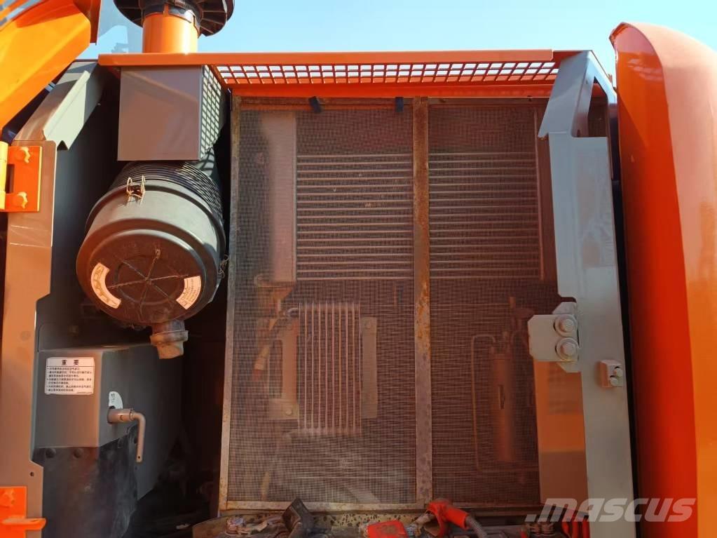 Hitachi ZX 130 Lánctalpas kotrók