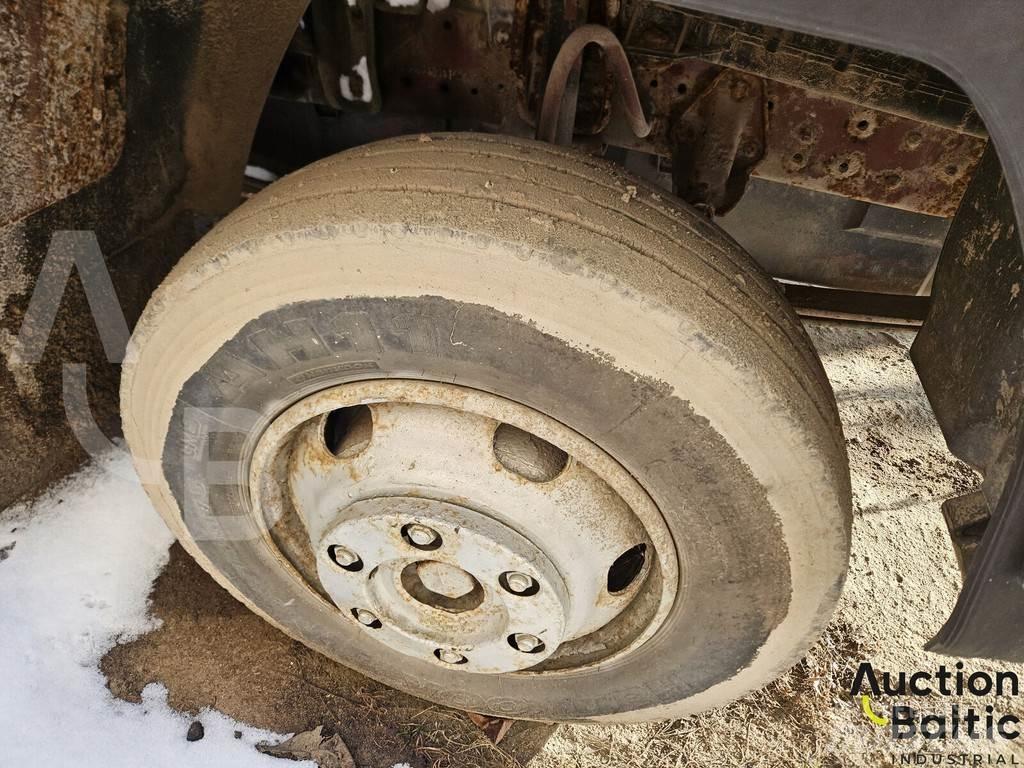 Mercedes-Benz 814 Tartályos teherautók