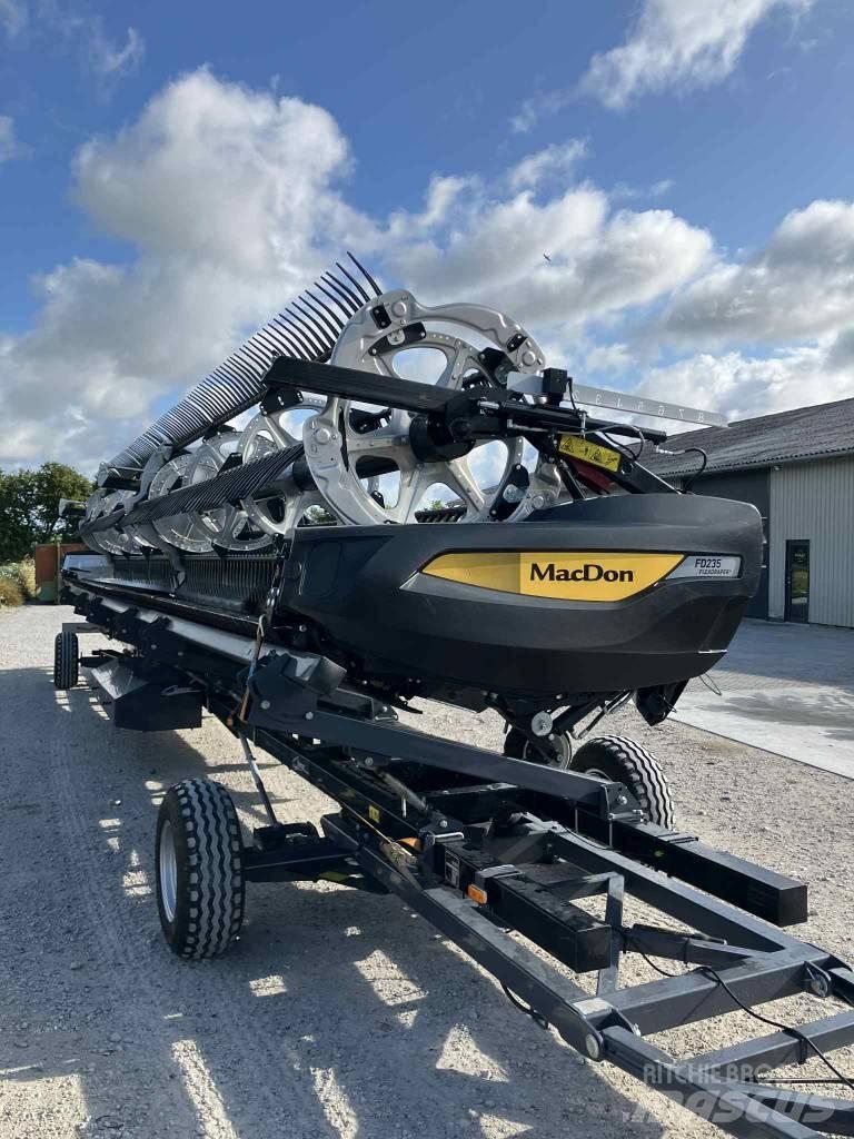 MacDon FD235 Kombájn adapterek