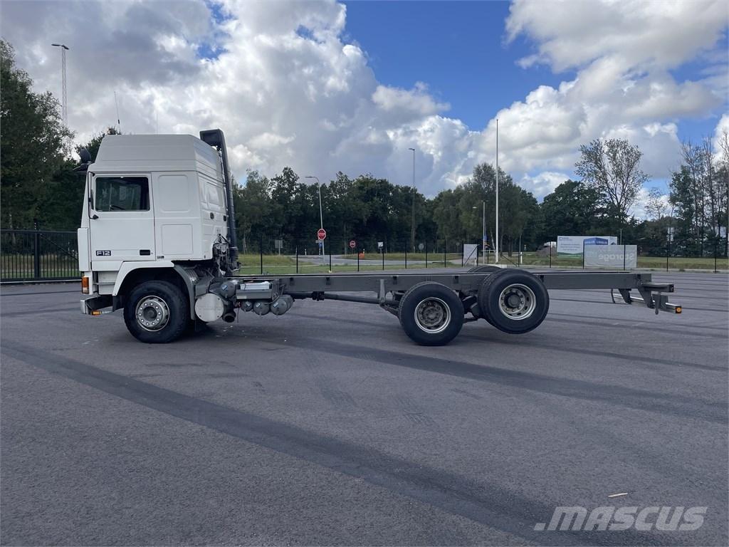 Volvo F 12 Fülkés alváz