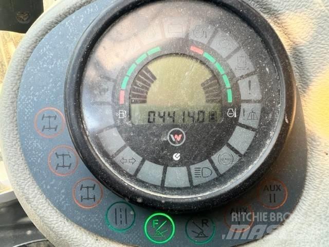 Neuson 9503 Gumikerekes kotrók