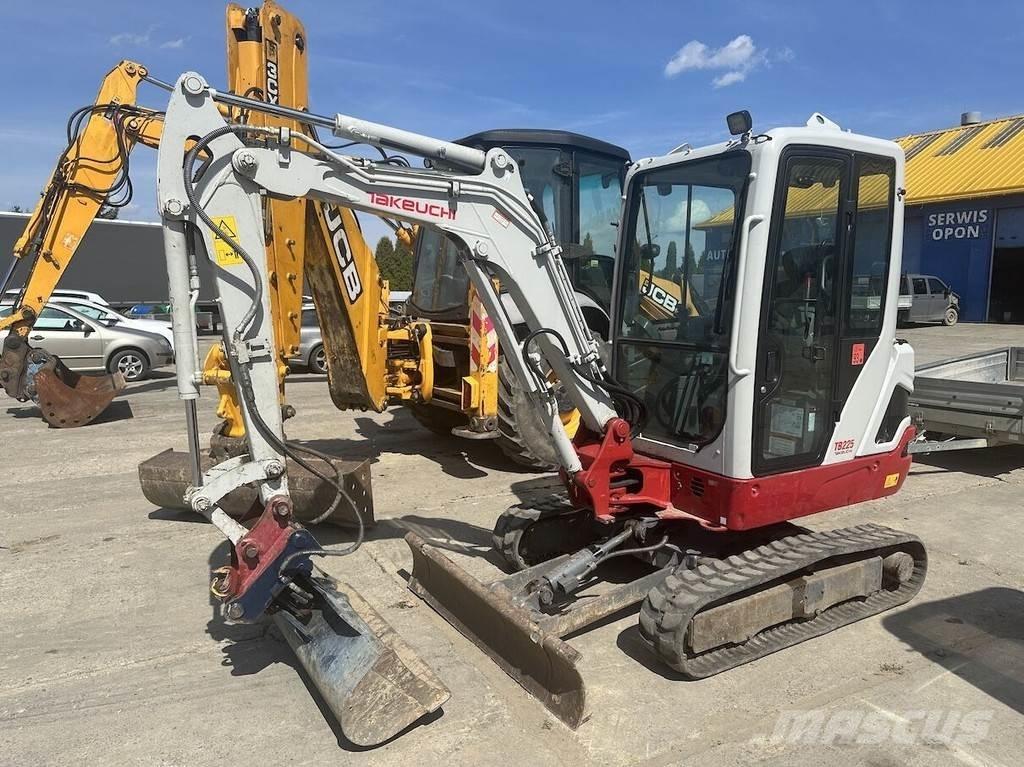 Takeuchi TB225 Mini kotrók < 7t