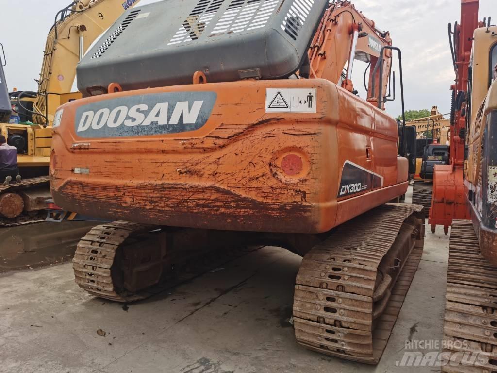 Doosan DX 300 LC Lánctalpas kotrók