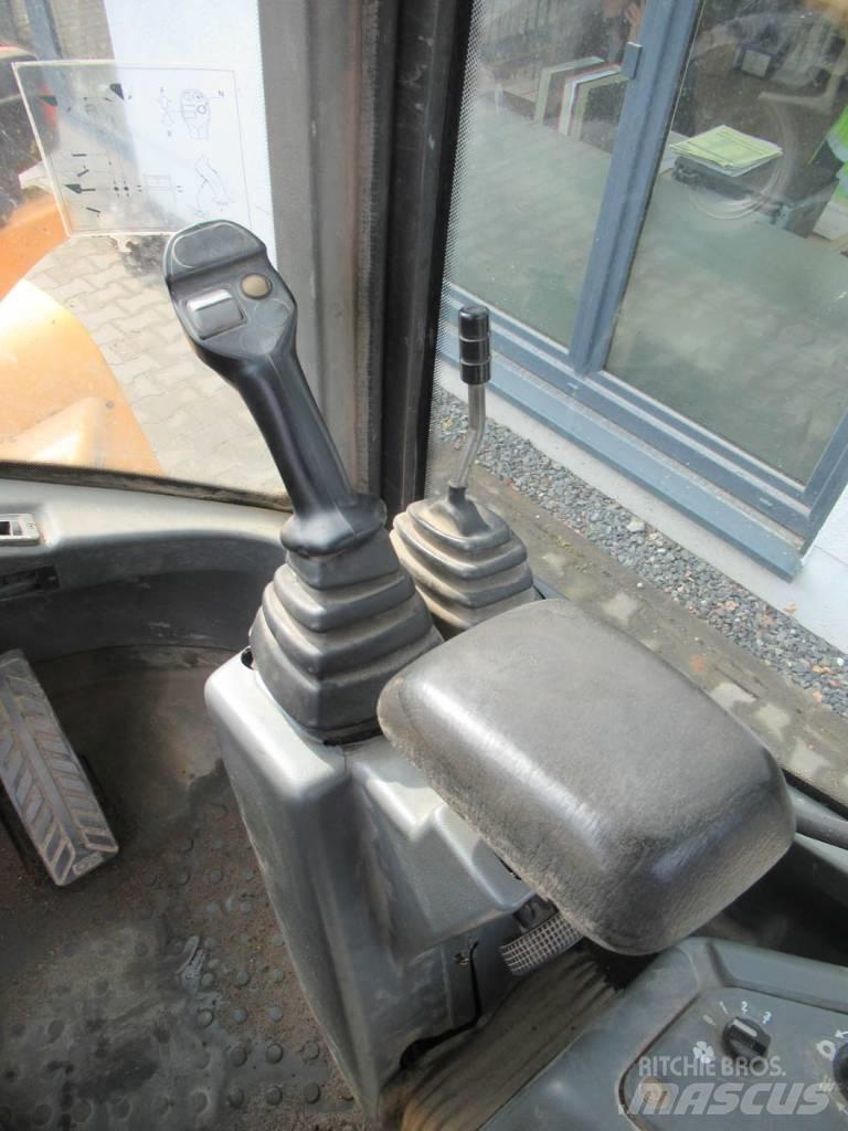 Volvo L 30 B Gumikerekes homlokrakodók