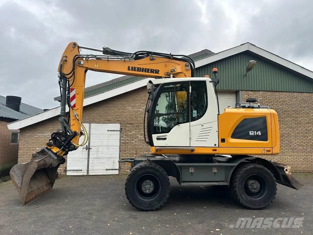 Liebherr A914 Gumikerekes kotrók