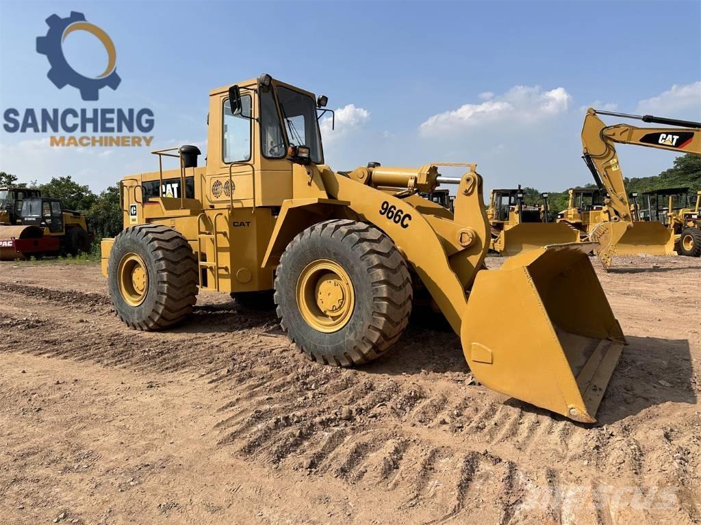 CAT 966 C Gumikerekes homlokrakodók