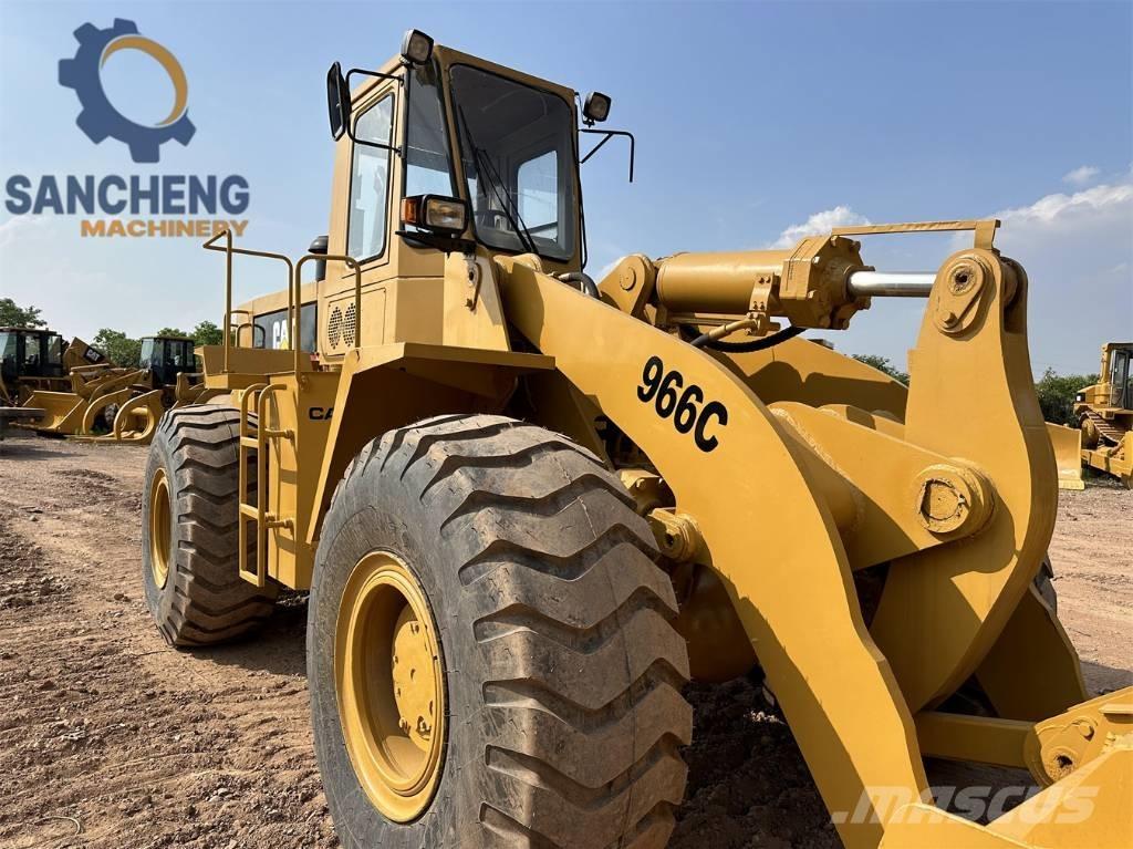 CAT 966 C Gumikerekes homlokrakodók