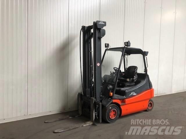 Linde E25-02 Elektromos targoncák