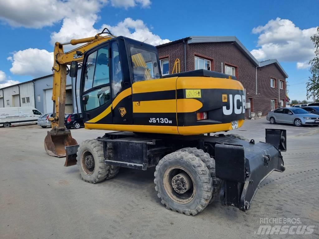 JCB JS 130 W Gumikerekes kotrók