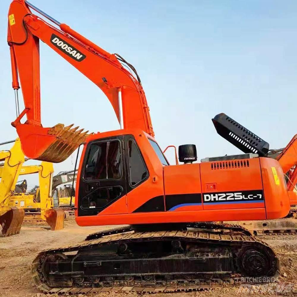 Doosan 225 Lánctalpas kotrók