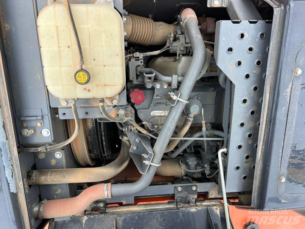 Hitachi ZX 210 LC-6 Lánctalpas kotrók
