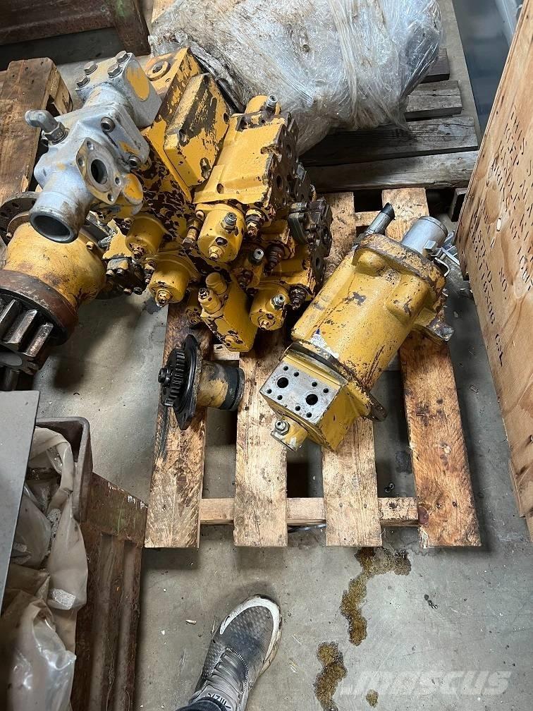 CAT 213 B LC valve Lánctalpas kotrók