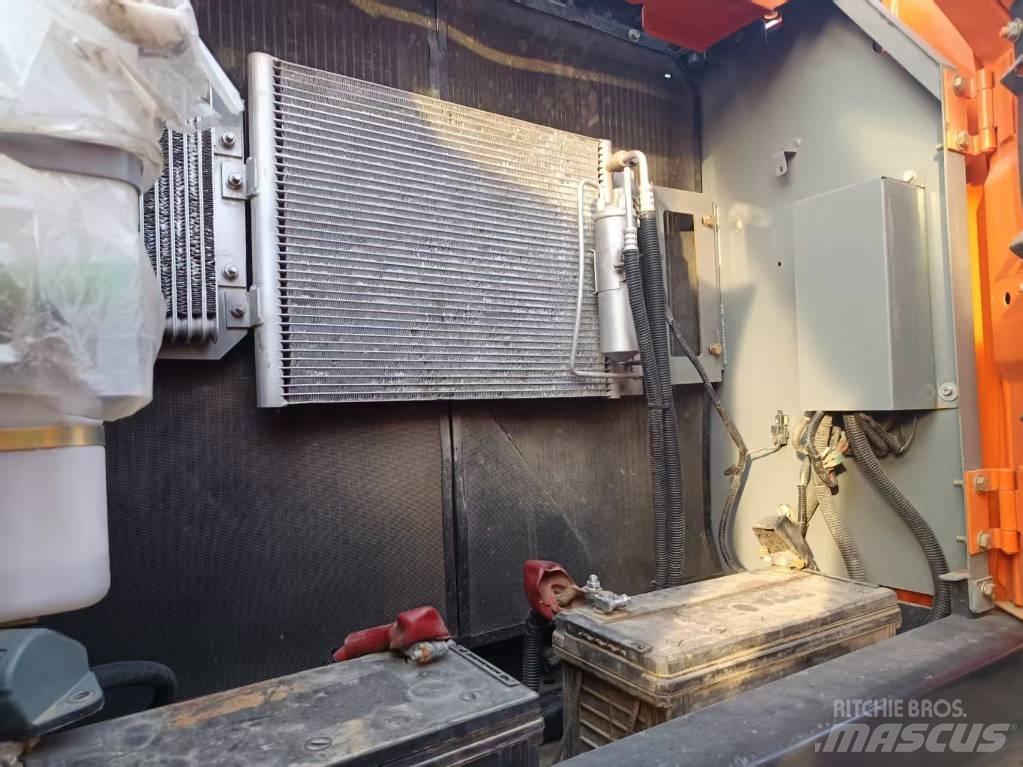 Hitachi ZX210 Lánctalpas kotrók