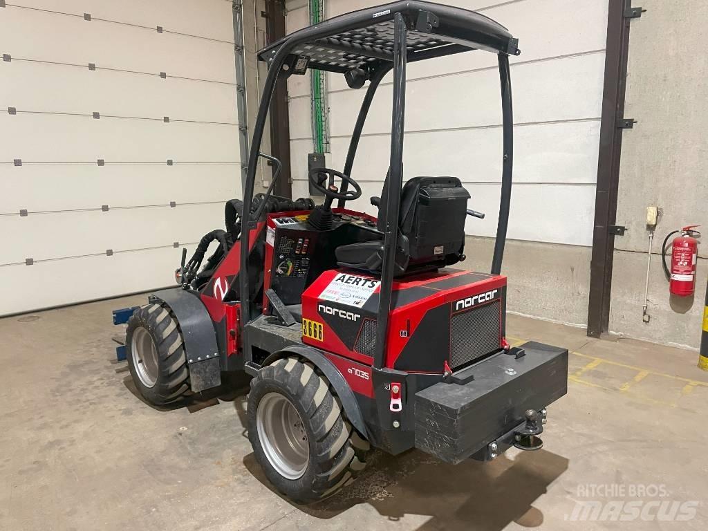 Norcar 7035 Gumikerekes homlokrakodók