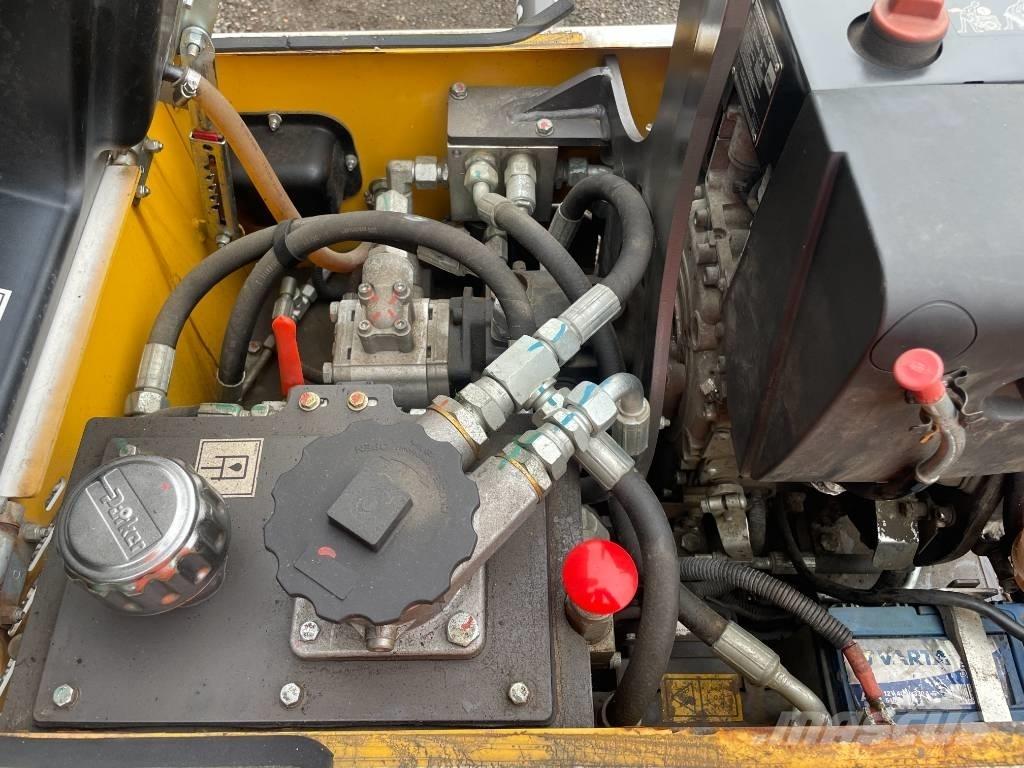 Mecalac MBR 71 Egydobos hengerek