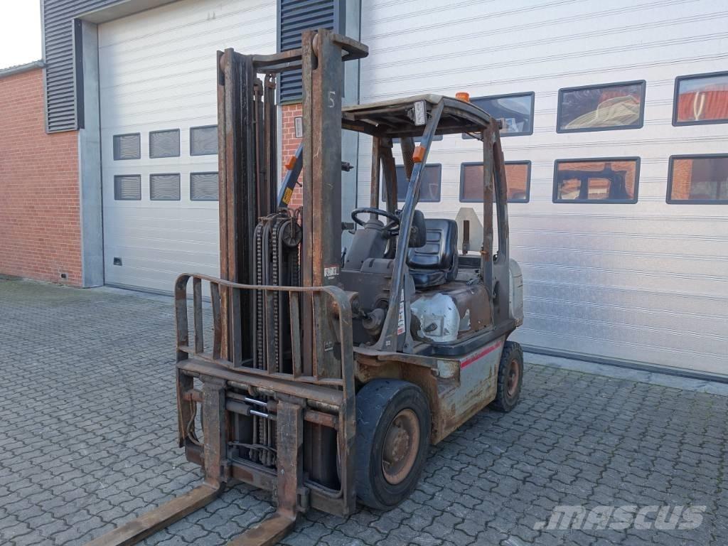 Nissan Y1D2A200 Dízel targoncák