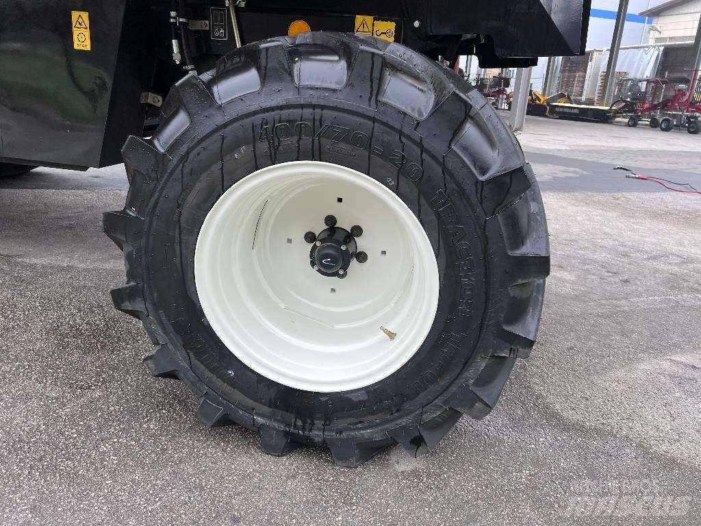 New Holland TC 4.90 Kombájnok