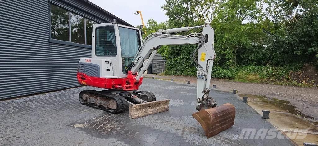 Takeuchi TB228 Mini kotrók < 7t