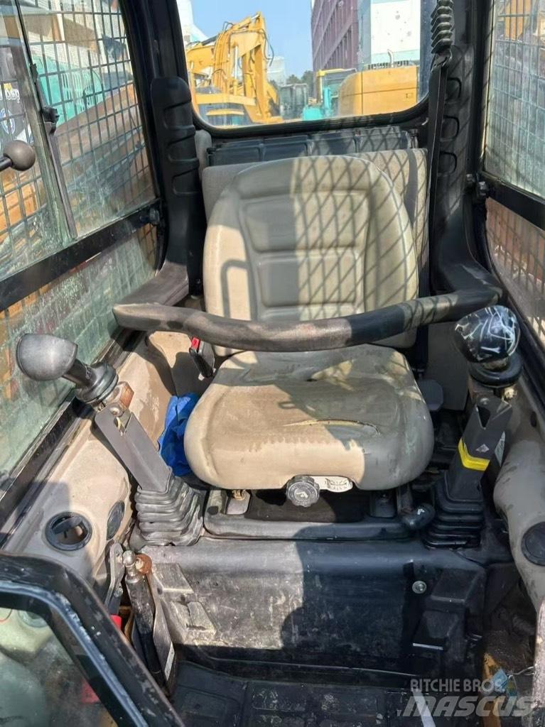 CASE SR 200 Kompaktrakodók