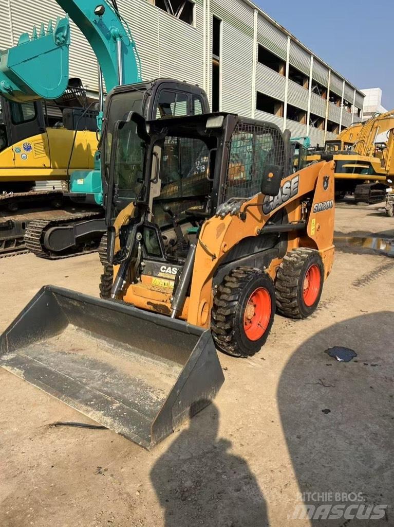 CASE SR 200 Kompaktrakodók