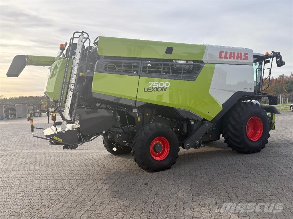 CLAAS LEXION 7500 Kombájnok