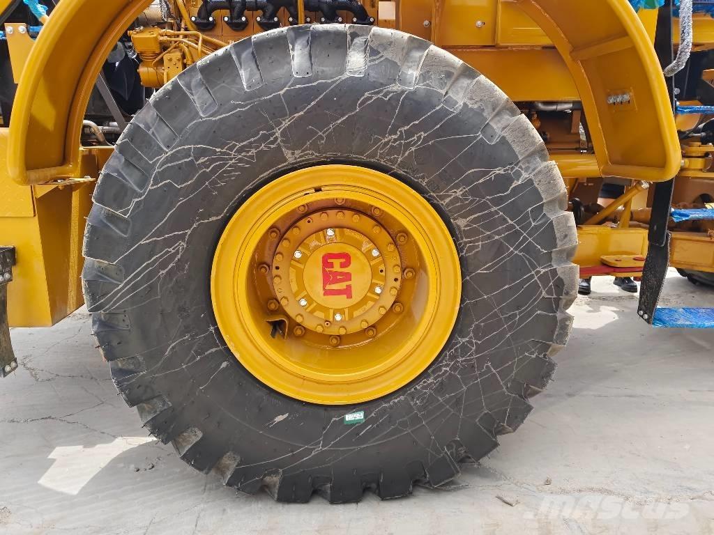 CAT 950 H Gumikerekes homlokrakodók
